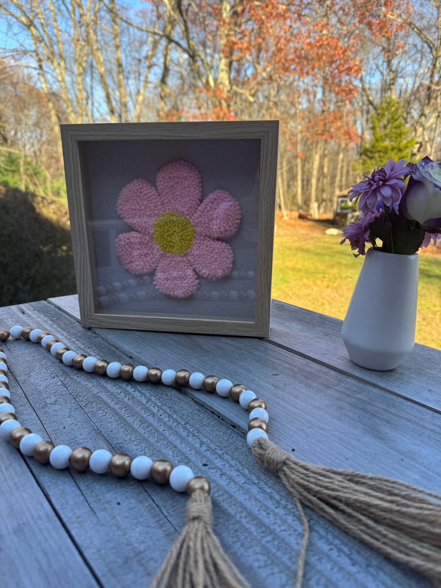 Pink Daisy Punch Needle Wall Art – Handmade Textured Flower Frame Decor
