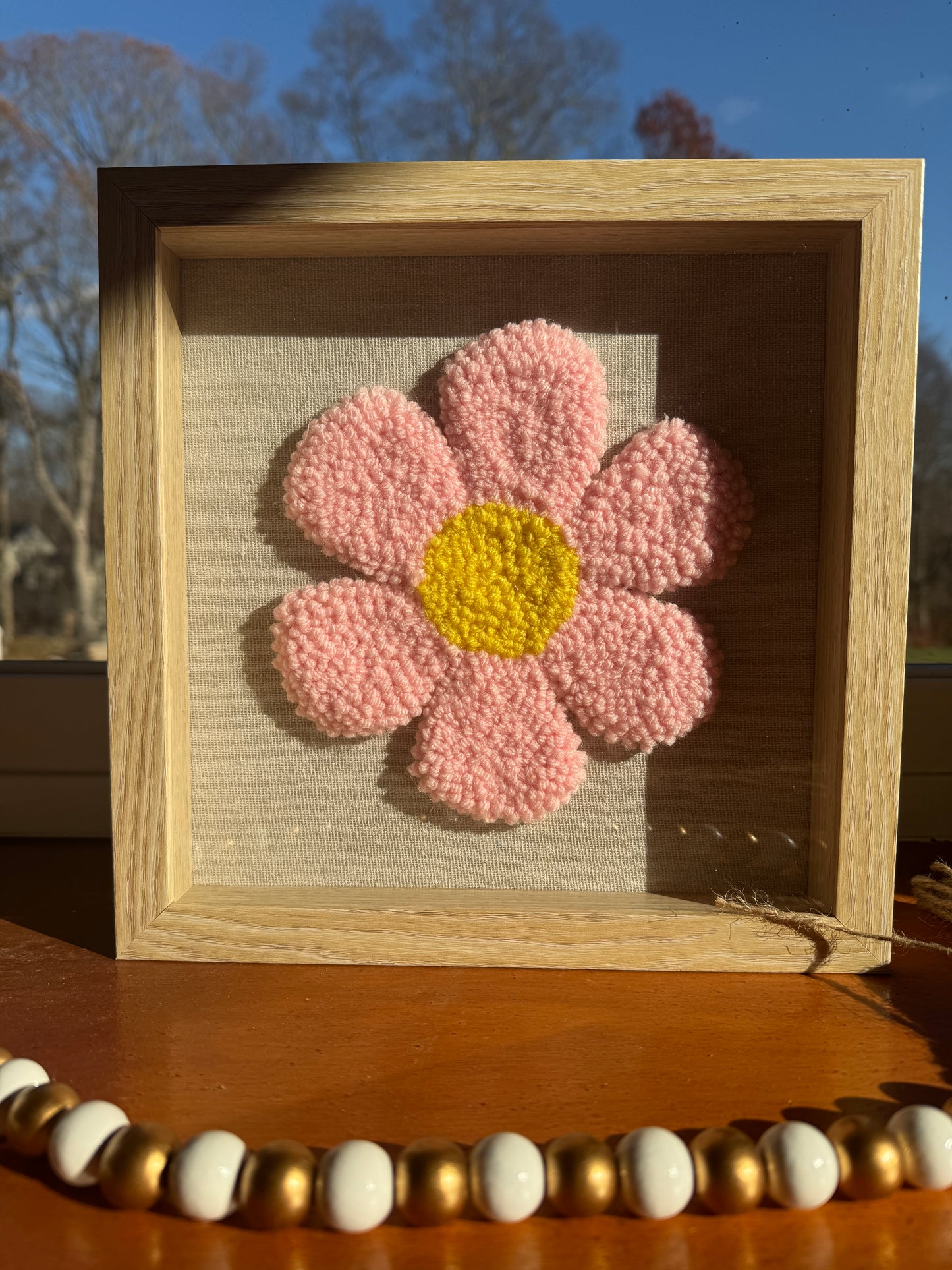 Pink Daisy Punch Needle Wall Art – Handmade Textured Flower Frame Decor
